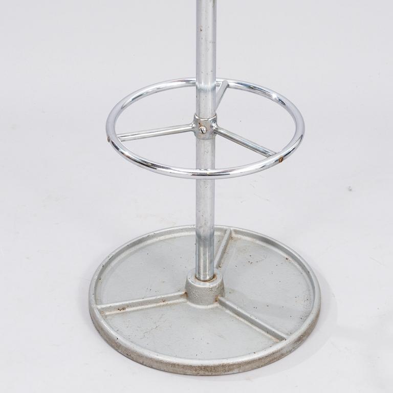 A mid 20th century 'JM-571' coat rack for Merivaara.