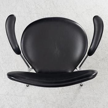 Arne Jacobsen, karmstolar 3st, "Sjuan", Fritz Hansen, 2000-tal.