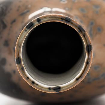 Inkeri Leivo, flaska med propp, keramik, osignerad.