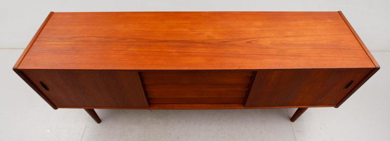 SIDEBOARD, "Trio", Nils Johnsson, Troeds, Bra Bohag, Bjärnum, 1900-talets andra hälft.