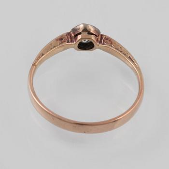 RING, 14K guld med gammalslipad diamant. Vikt 1,8 gram.