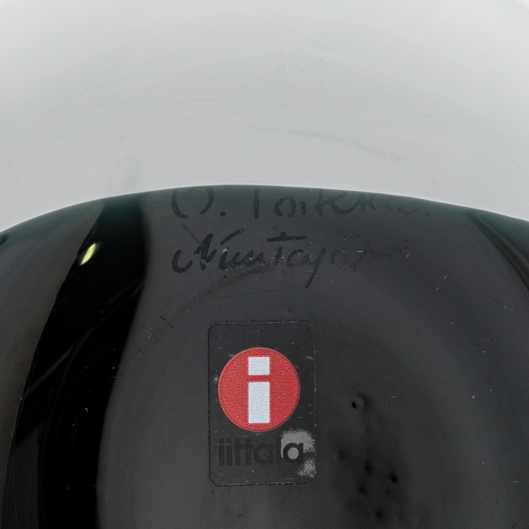 Oiva Toikka, , a glass bird signed O. Toikka Nuutajärvi.