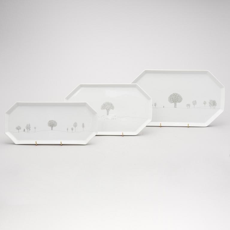 A 53 piece "Winterreise" & "Polygon"  dinner/coffee set by Rut Bryk and Tapio Wirkkala for Rosenthal. Late 20th century.
