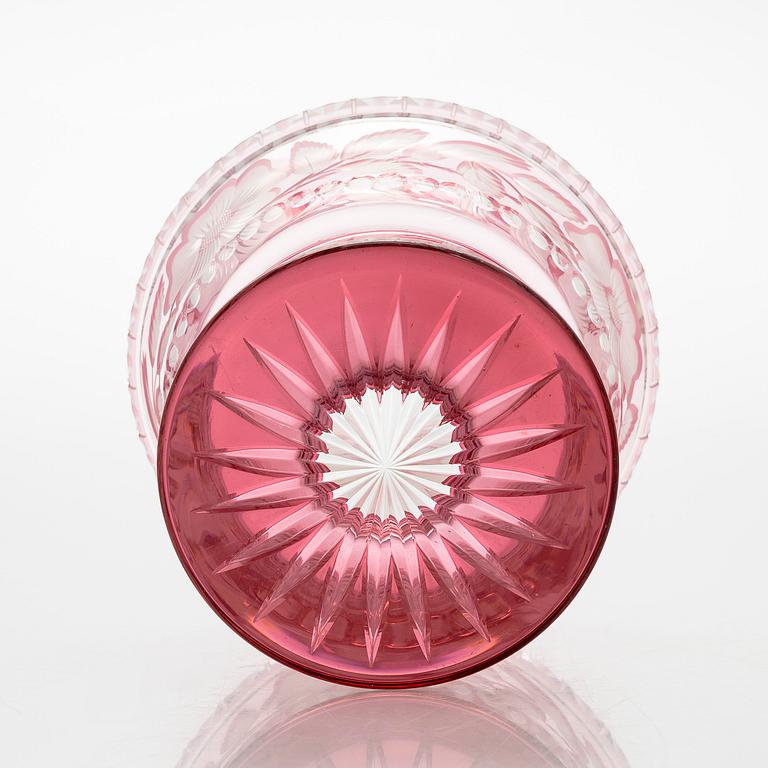 A mid-20th century crystal bowl.