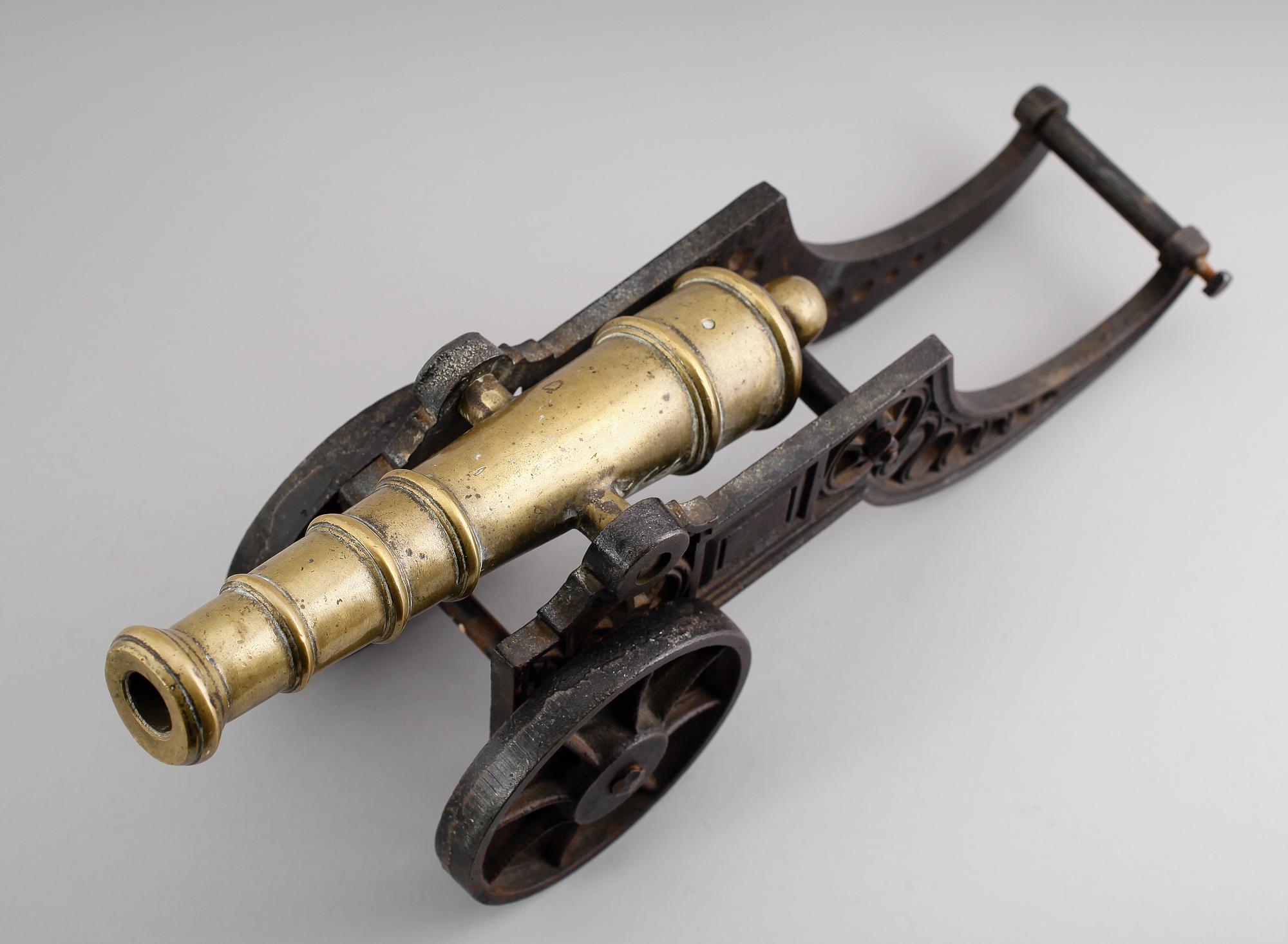 SALUTKANON, England, 1800-tal.