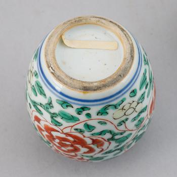 Two famille verte and famille rose tea caddies, Qing dynasty, 18th century.