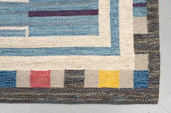 A carpet, flat weave, ca 300 x 194 cm, Sweden.