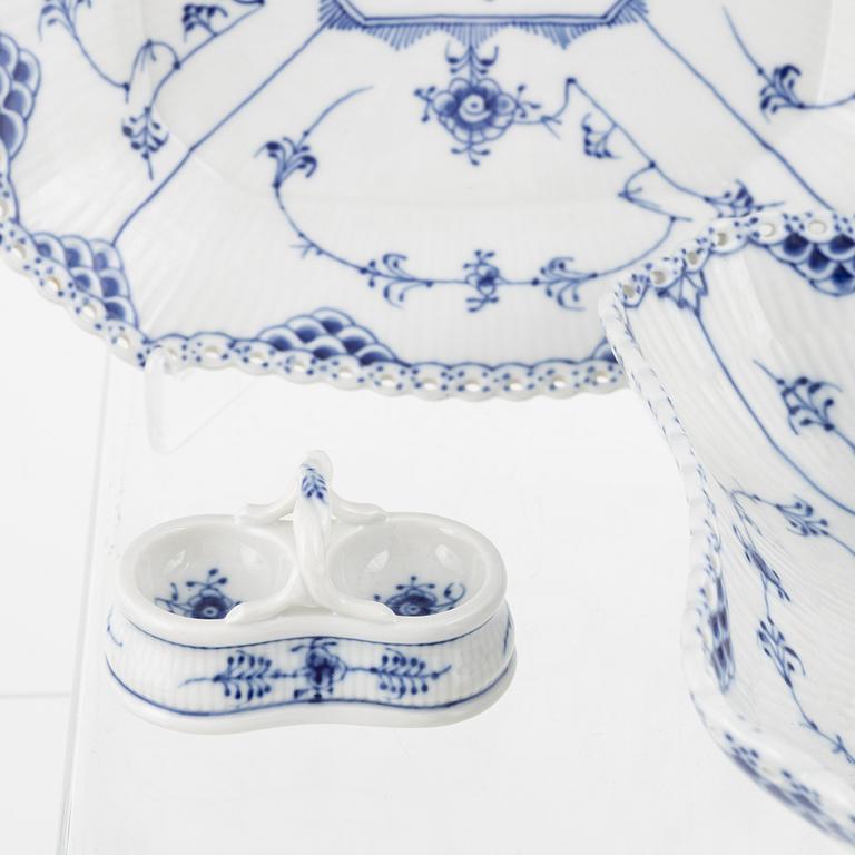 39 pieces of a 'Musselmalet' porcelain service, Royal Copenhagen, Denmark.