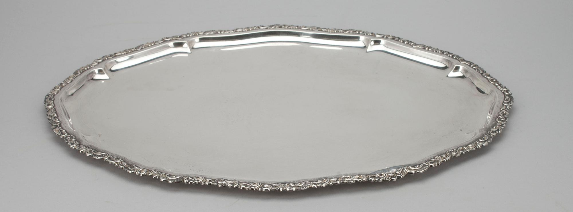 BRICKA, silver, Kultakeskus, Tavastehus 1942. Vikt 1174,5 g.