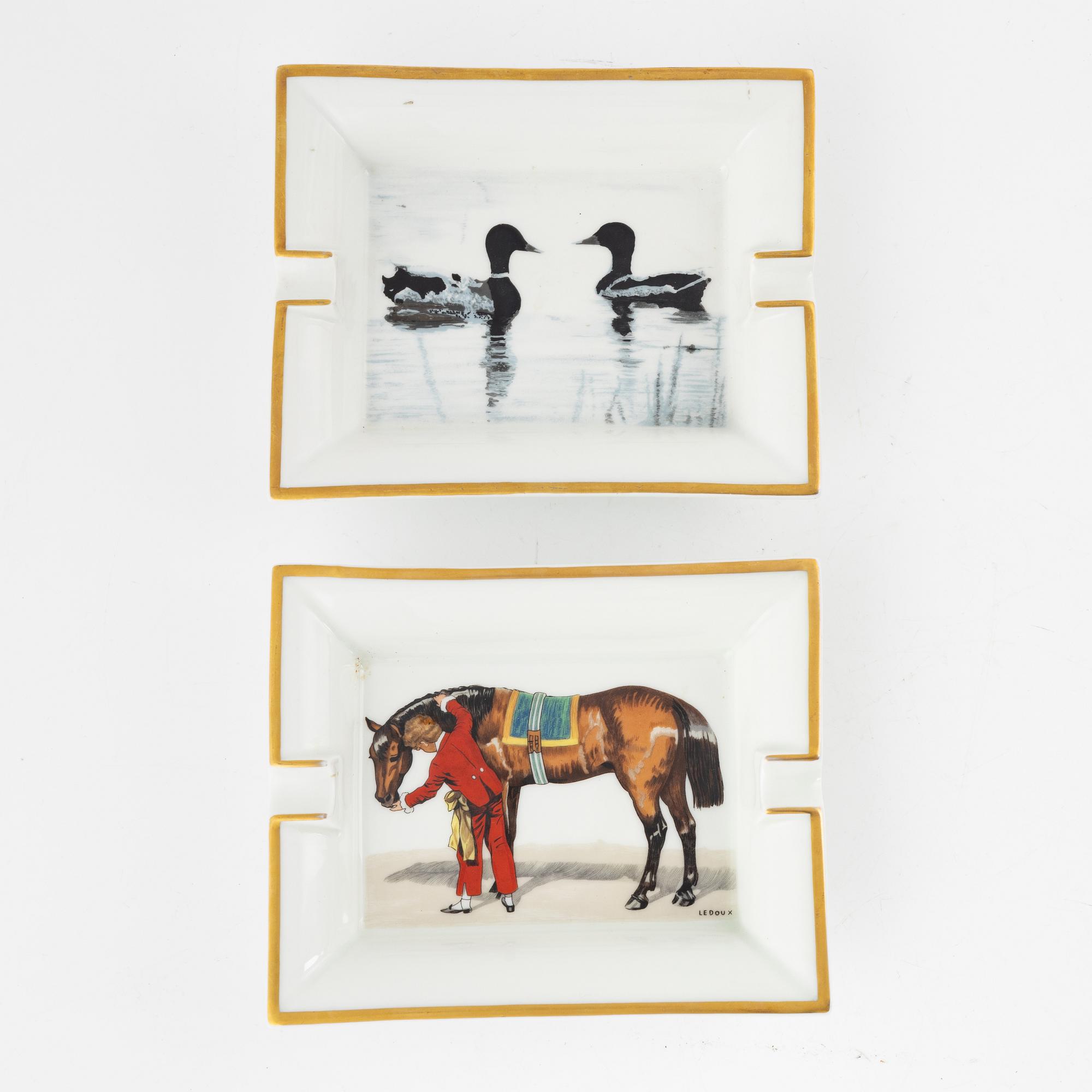 Hermès, askfat, två stycken, porslin, Paris, Frankrike.