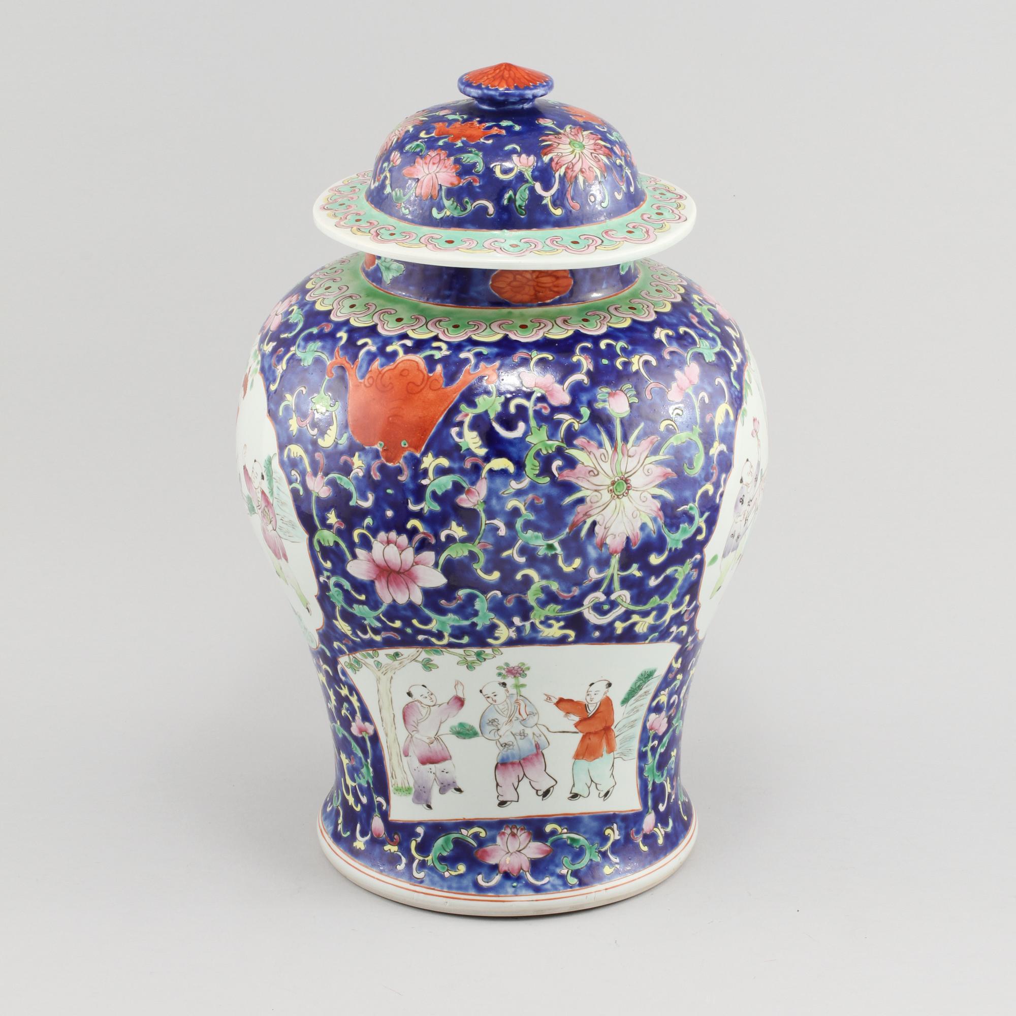 LOCKURNA, porslin, 1900-tal.