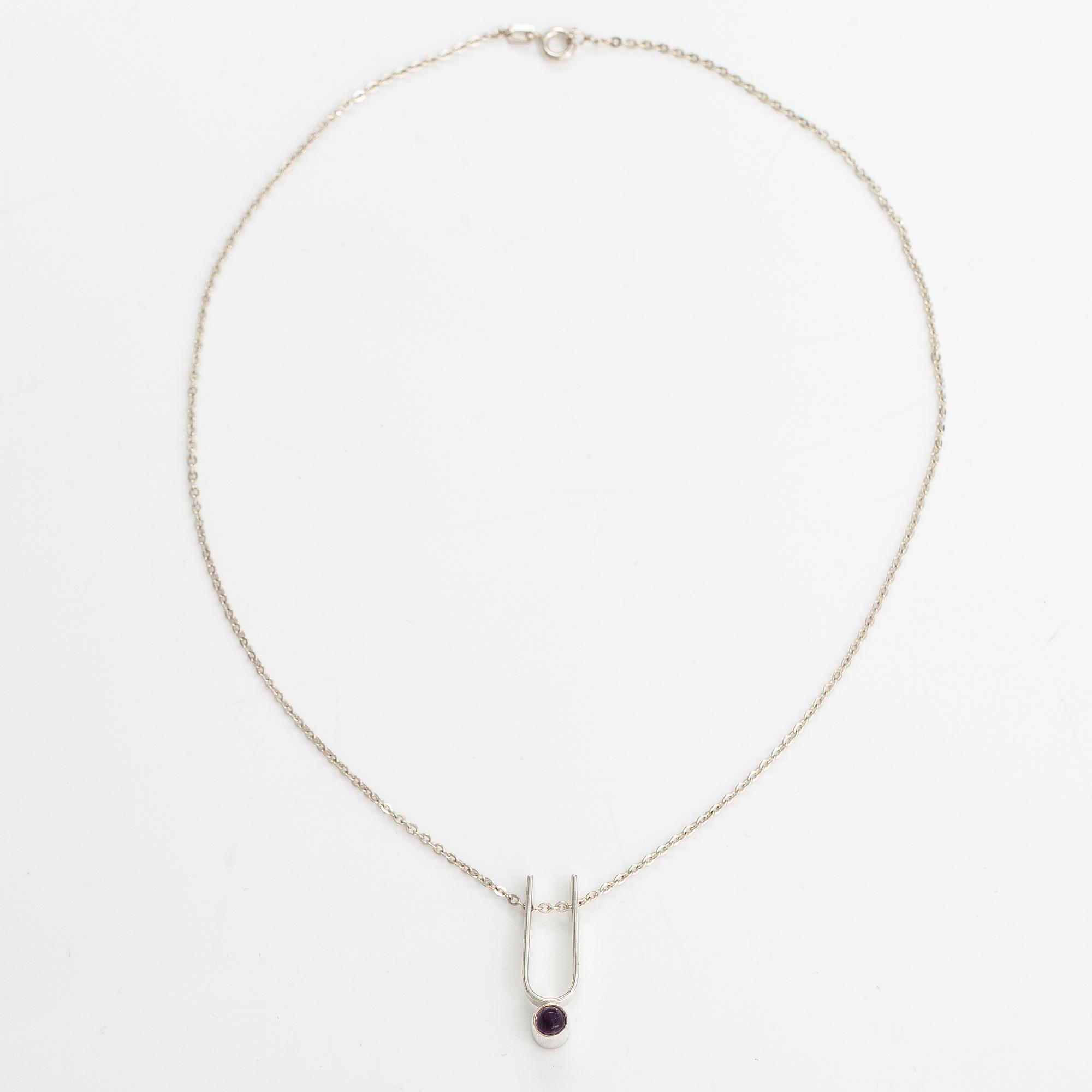 Elis Kauppi, A silver necklace with an amethyst. Kupittaan kulta, Turku 1961.