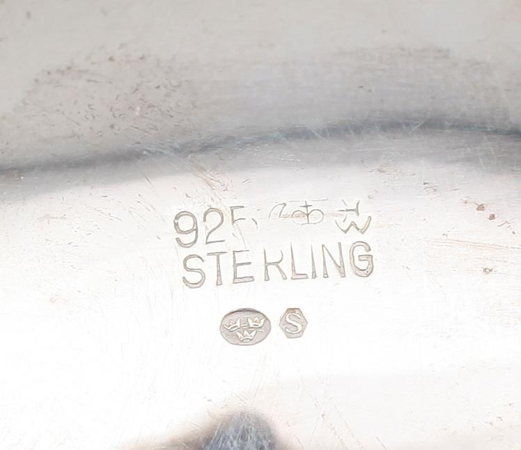 SILVERFÖREMÅL, 4 delar, 1900-talets andra hälft. Total vikt ca 376 g.