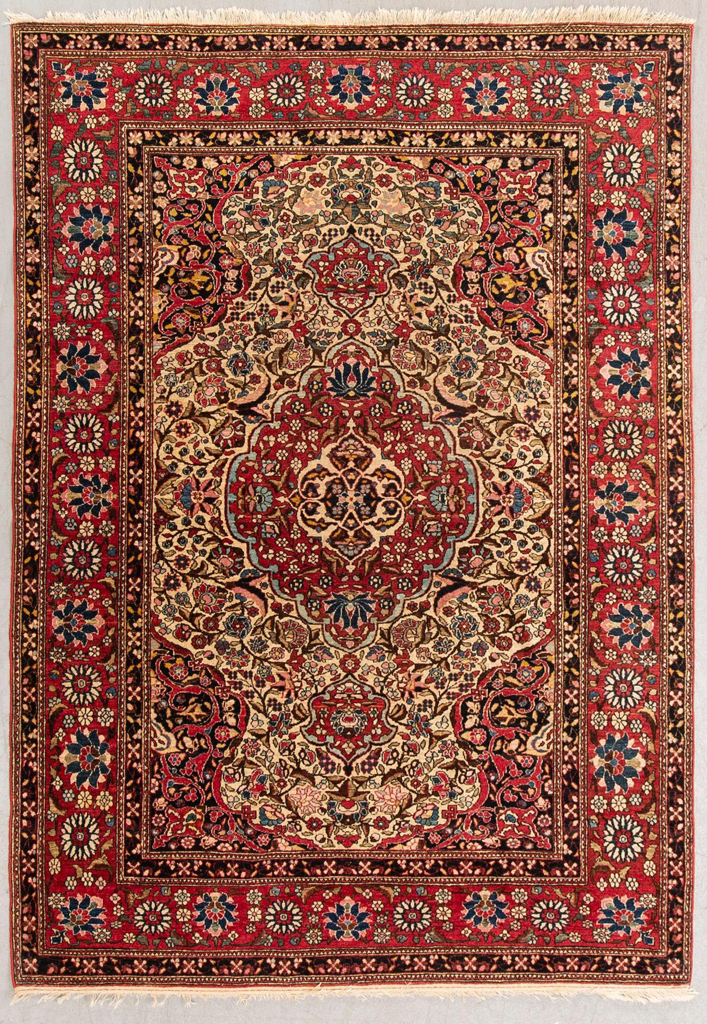 An antique Isfahan carpet ca 204x144 cm.