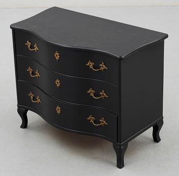 BYRÅ. Rokokostil, sent 1900-tal.