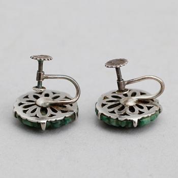 ÖRHÄNGEN, 1 par, silver, jade/nefrit, svenska stämplar 1945.