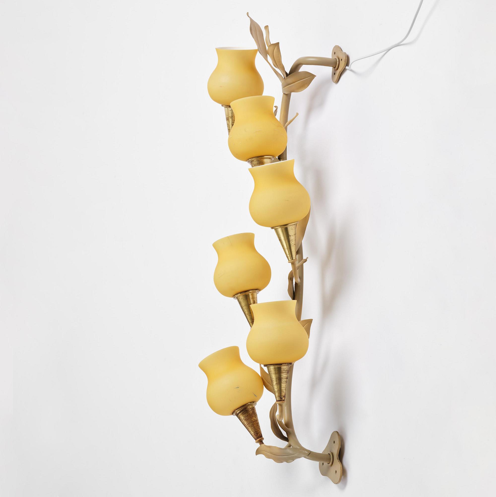 Scandinavian Modern, an imposing wall lamp, 1940s.