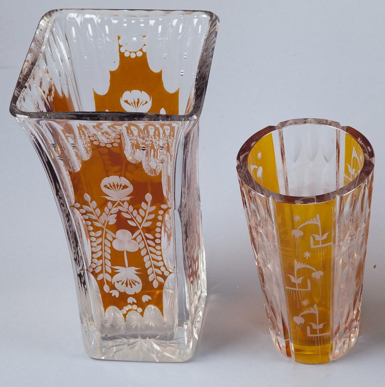 VASER, 6 st, glas, bl a Böhmen, 1900-talets första hälft.