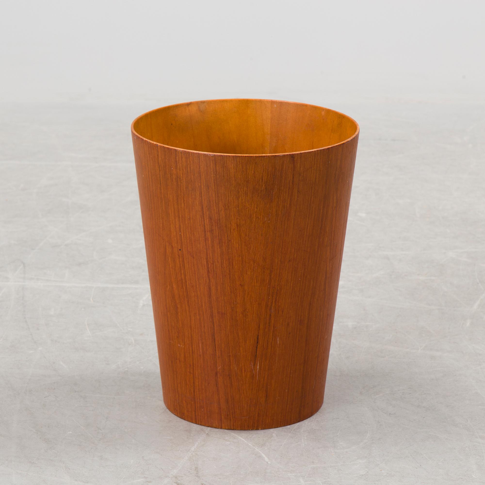 A mid 20th century paper bin by Martin Åberg, Servex.