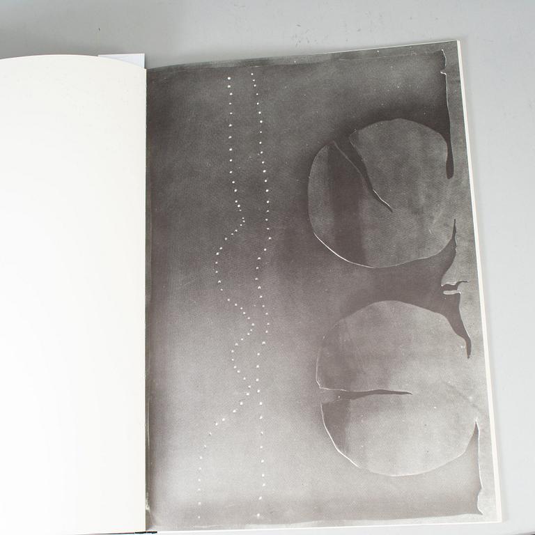 LUCIO FONTANA, book, "Manifiesto Blanco 1946 Spazialismo", 1966.