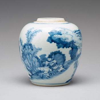 A blue and white jar, Qing dynasty, Kangxi (1662-1722).