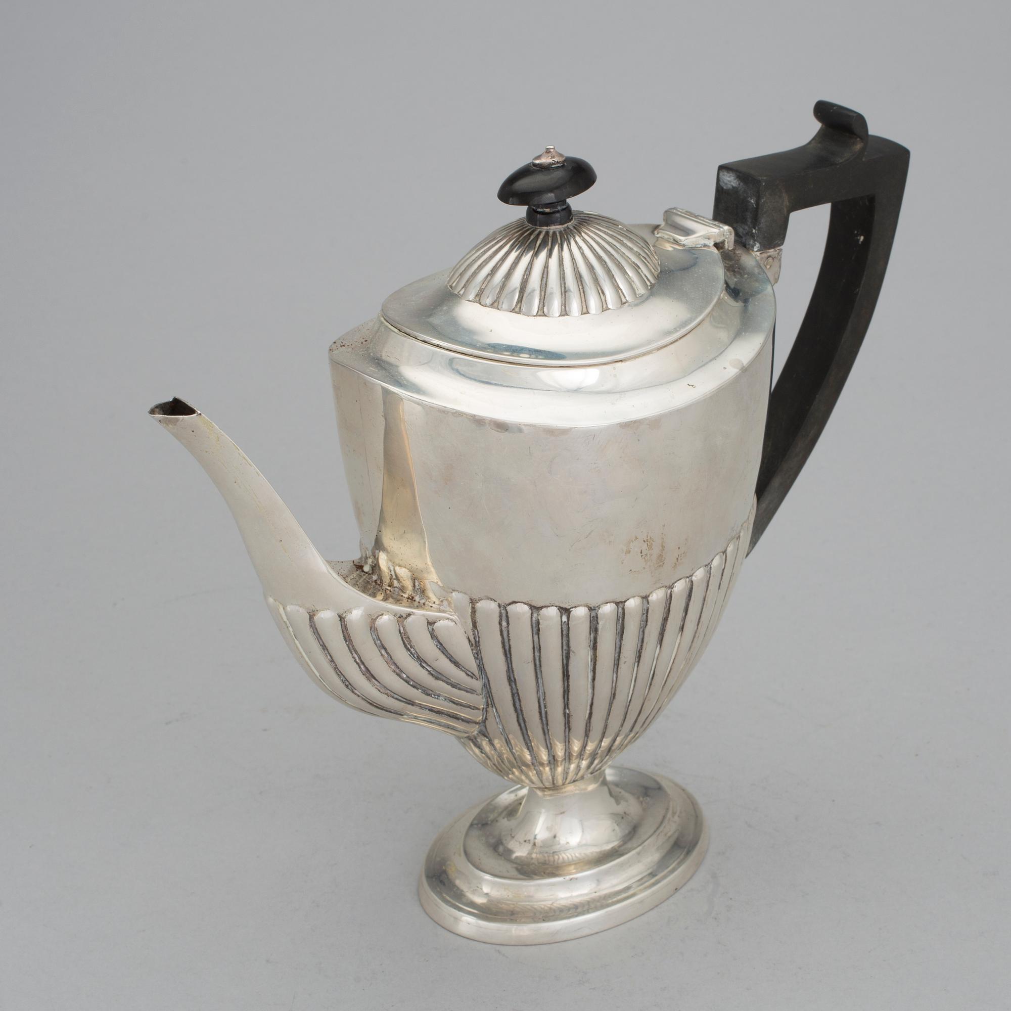 A silver coffee pot by John Aldwinckle & Thomas Slater, London, England, 1890. Total weight 540 grams.