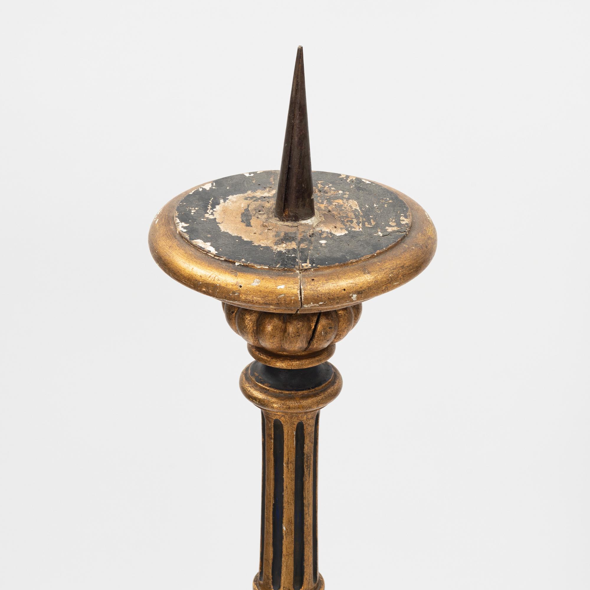A gueridon, circa 1900.