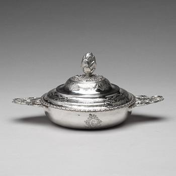 A French 18th century silver equelle and cover, mark of Jean-Guillaume Vealle, Paris 1754.