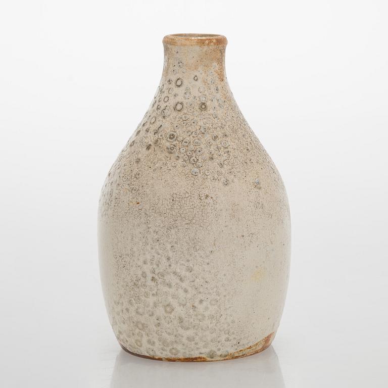 Kyllikki Salmenhaara, a stoneware vase, signed KS -43.