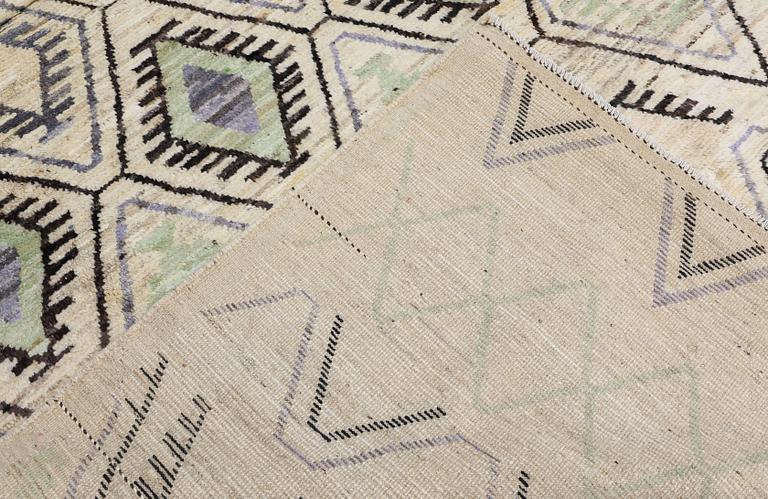 A rug, Moroccan design, approx. 286 x 203 cm.