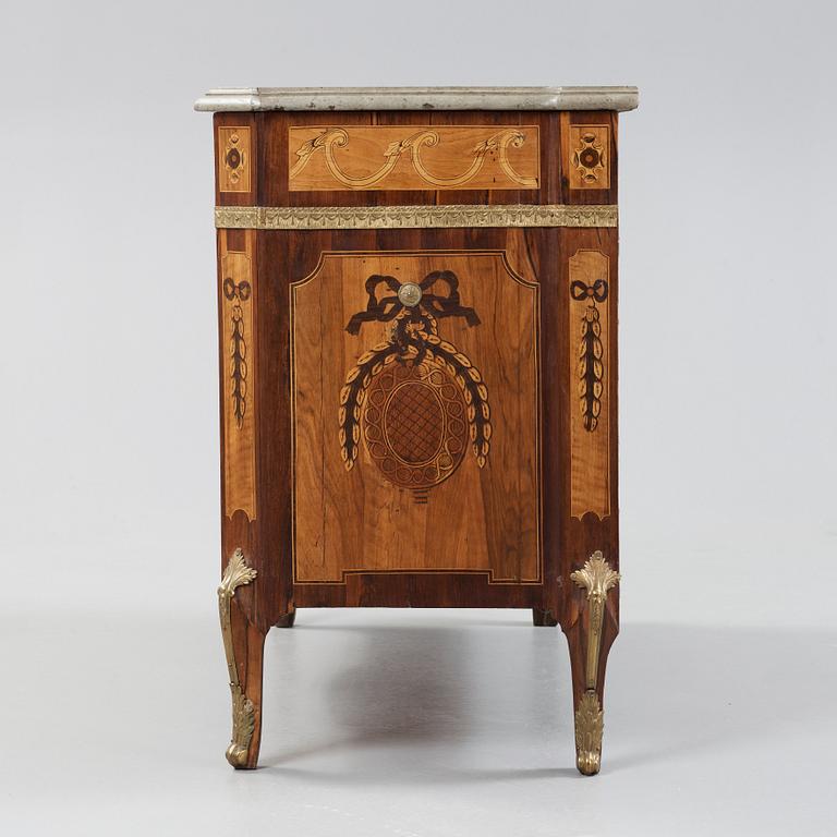 A Gustavian late 18th century commode attributed to J. Hultsten, master 1773.