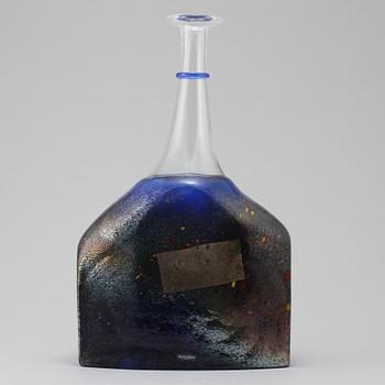 FLASKA, glas, Bertil Vallien, Kosta Boda, Artist Collection, 1900-talets fjärde kvartal.