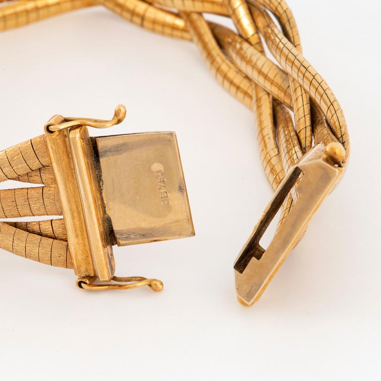 18K gold bracelet.