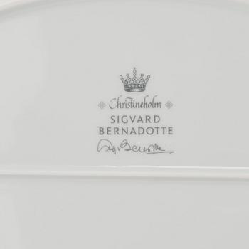 SIGVARD BERNADOTTE, RUOKA-ASTIASTO, 76 osaa, posliinia, "Christineholm".