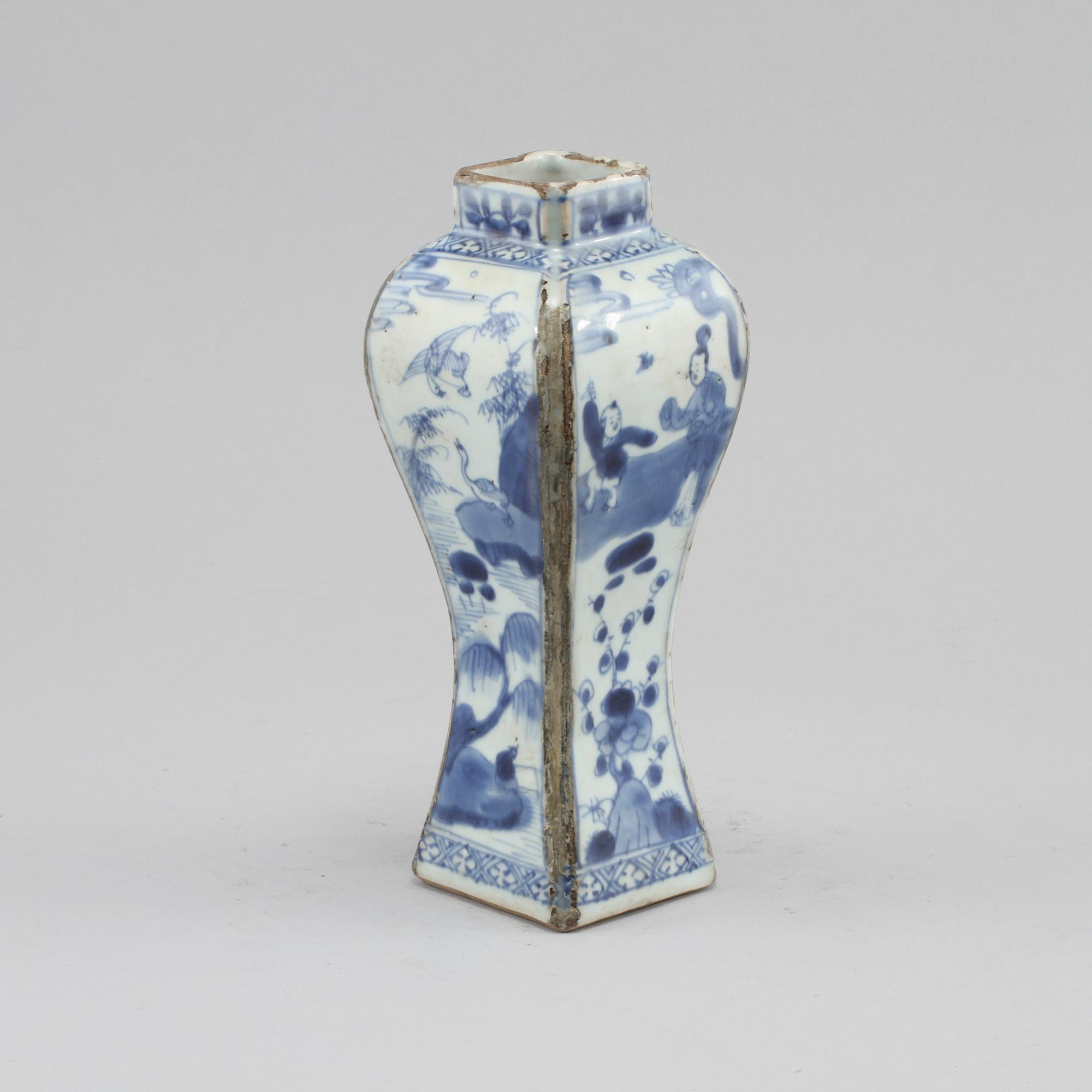 VAS, porslin, Kina, troligen 1800-tal.