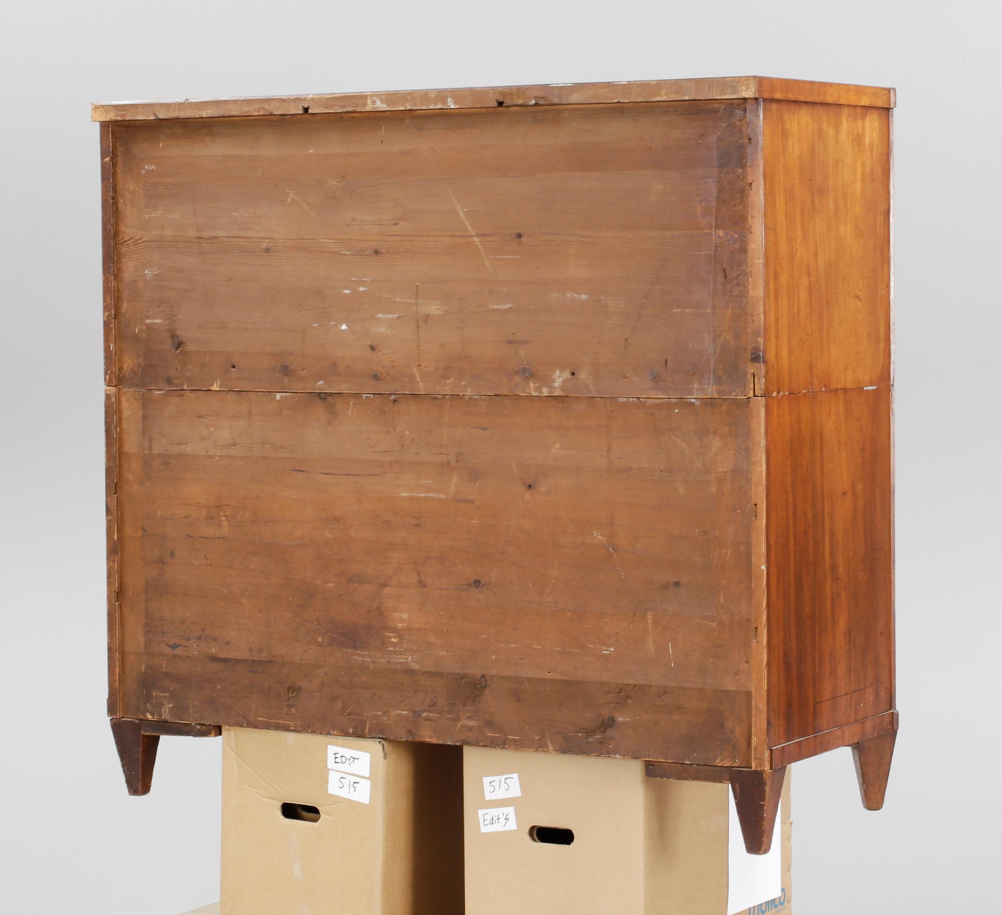 CHIFFONJÈ, sengustaviansk, 1800-talets början.