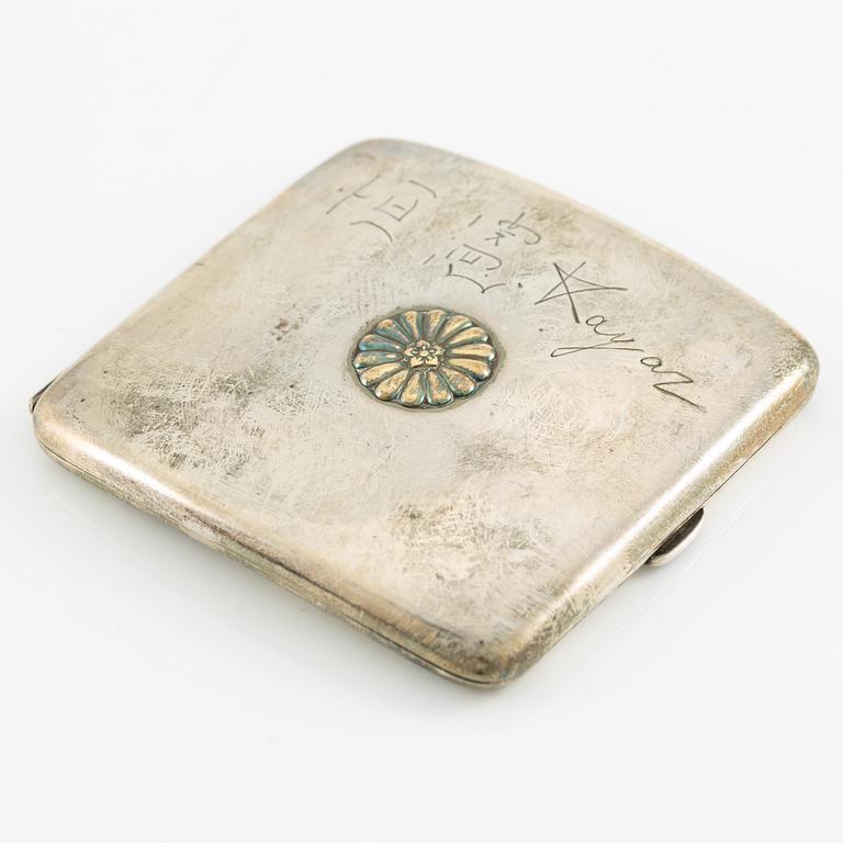 Etui, silver, Japan, 1900-talets första del. Vikt 112 gram.
