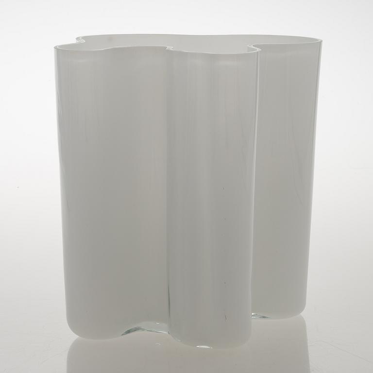 ALVAR AALTO vas, 3031, signerad Alvar Aalto.