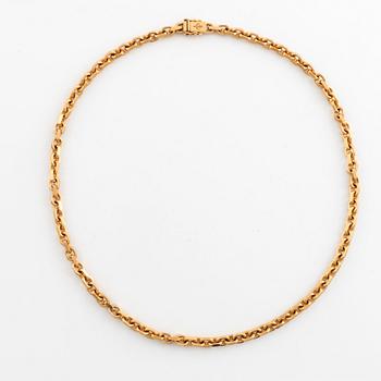 18K gold Balestra necklace.