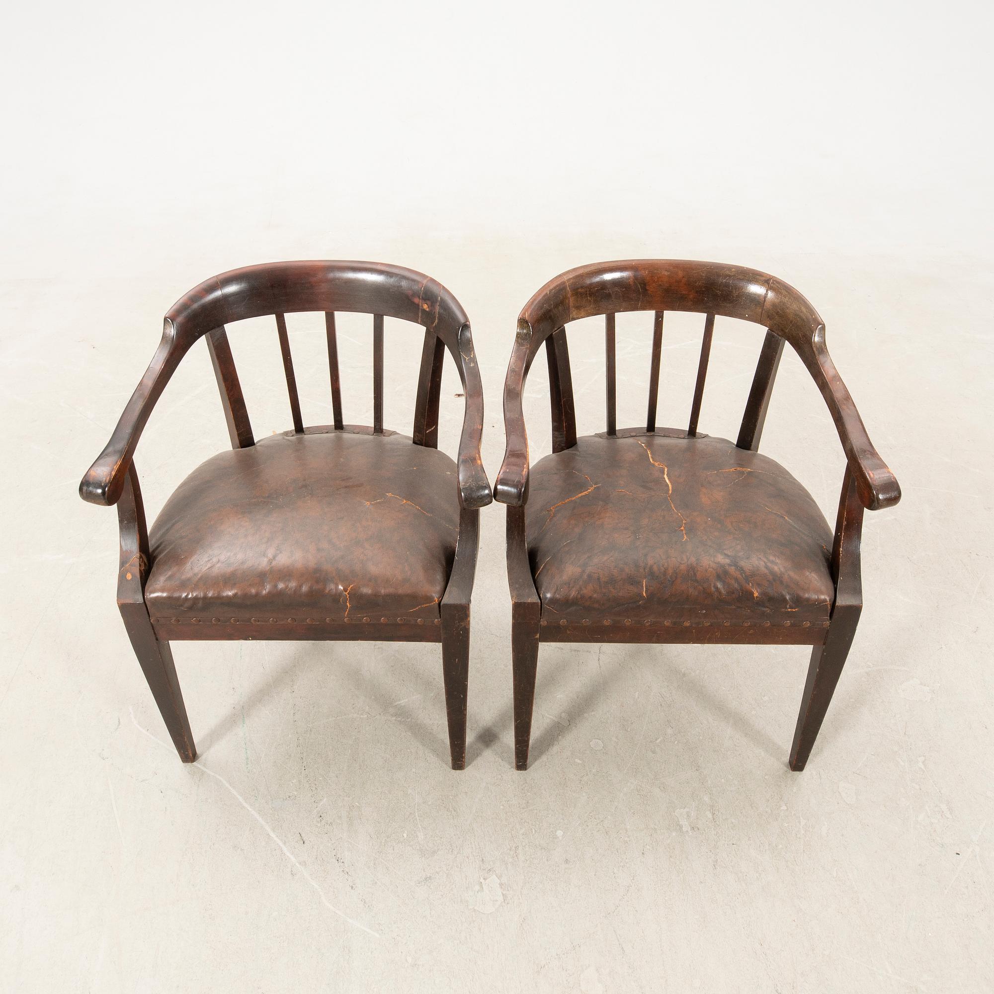 Fåtöljer ett par omkring 1900.