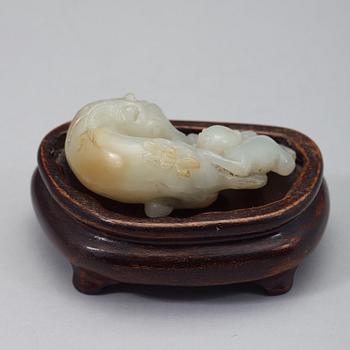 FIGURIN, nefrit. Kina, tidigt 1900-tal.