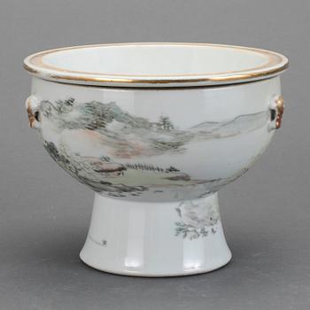 SKÅL MED DJUPFAT, porslin, Kina, 1900-tal.