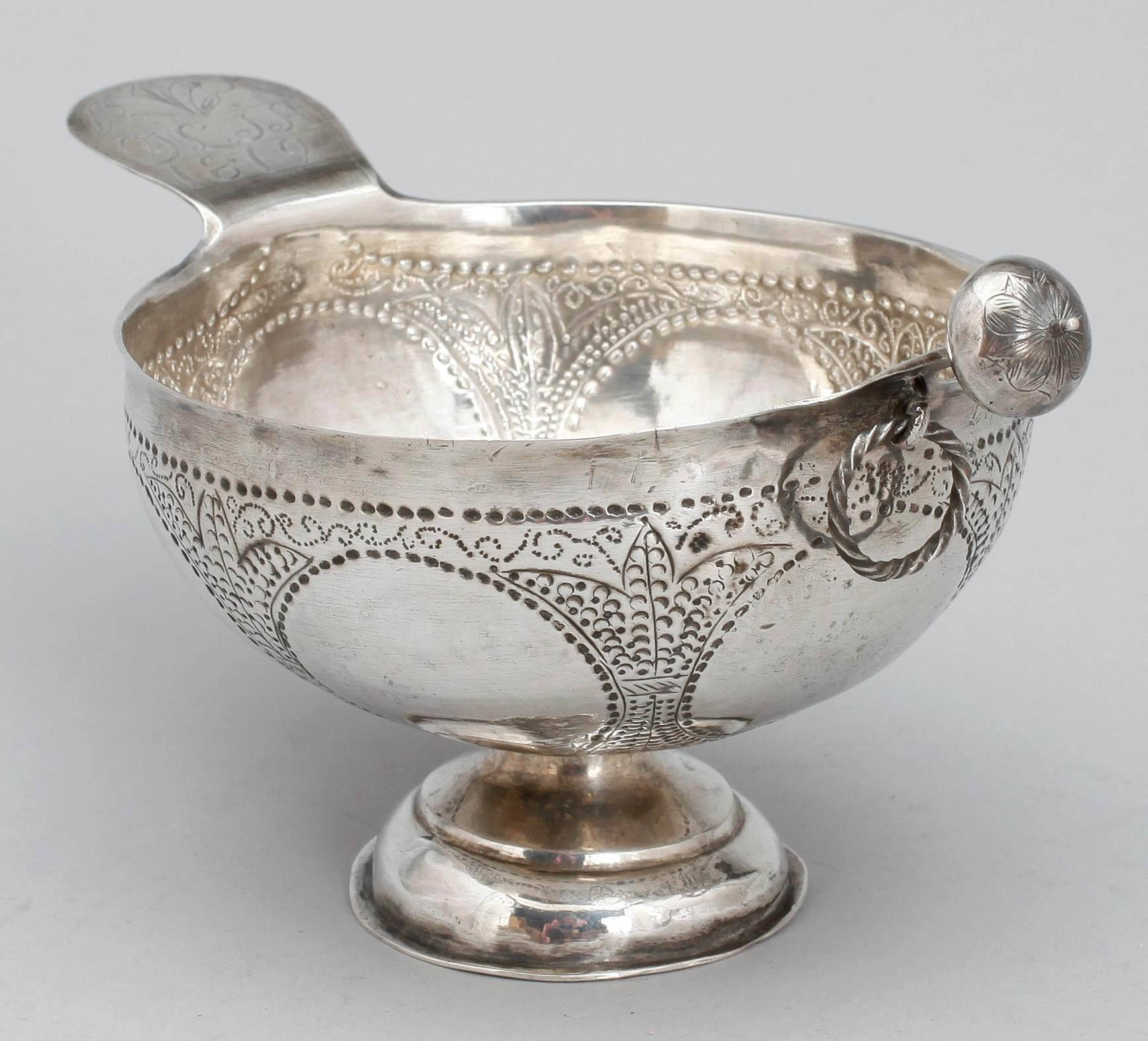 KÅSA, silver, dat 1819, med otydlig stämpel. Tot vikt 66 gram.