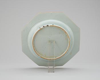 A blue and white serving dish, Qing dynasty, Qianlong (1736-95).