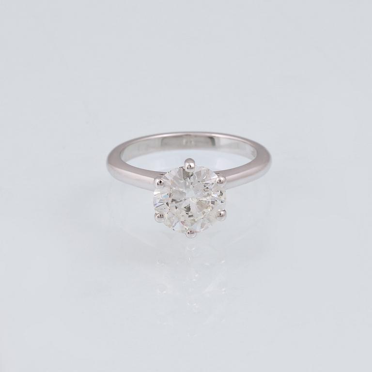 RING, 18K vitguld med briljantslipad diamant ca 2.50 ct. Vikt 5,5 gram.