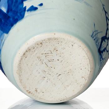 A blue and white Transitional vase, 17th Century.