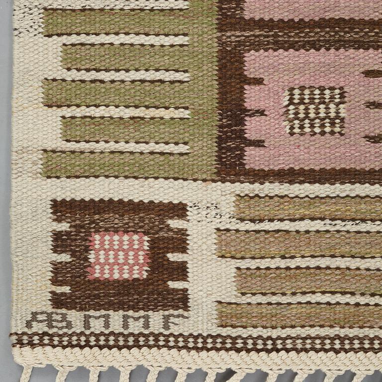 Märta Måås-Fjetterström, matto, "Nyponblomman", flat weave, ca 125,5 x 79-80 cm, signed AB MMF.