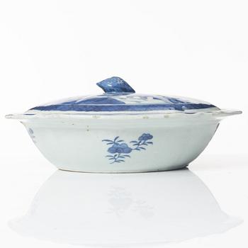 Terrin med lock, kompaniporslin, Kina, Qingdynastin, 1800-tal.