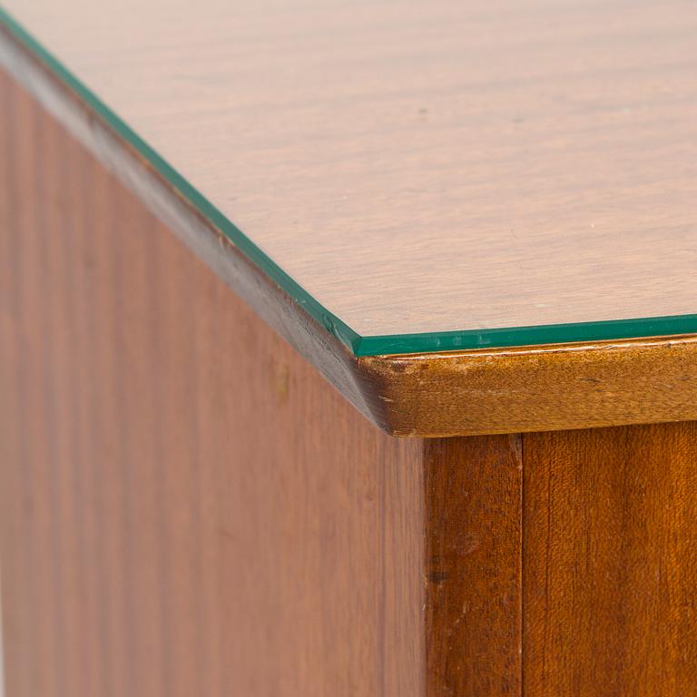 Byrå, tillverkare Lahden Puutyö, 1900-talets mitt.