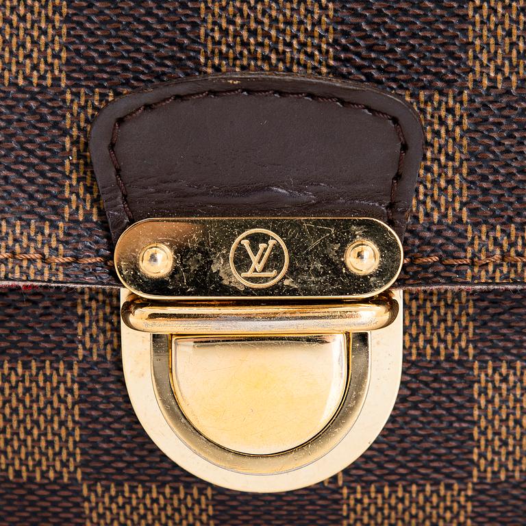 Louis Vuitton, a Damier Ebene 'Ravello GM' bag.